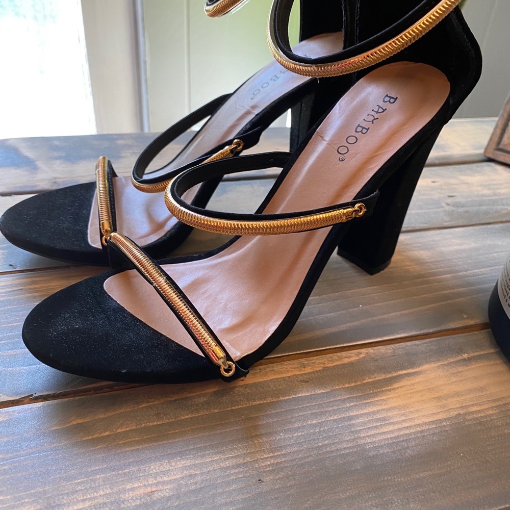 Heels - Picture 3 of 3
